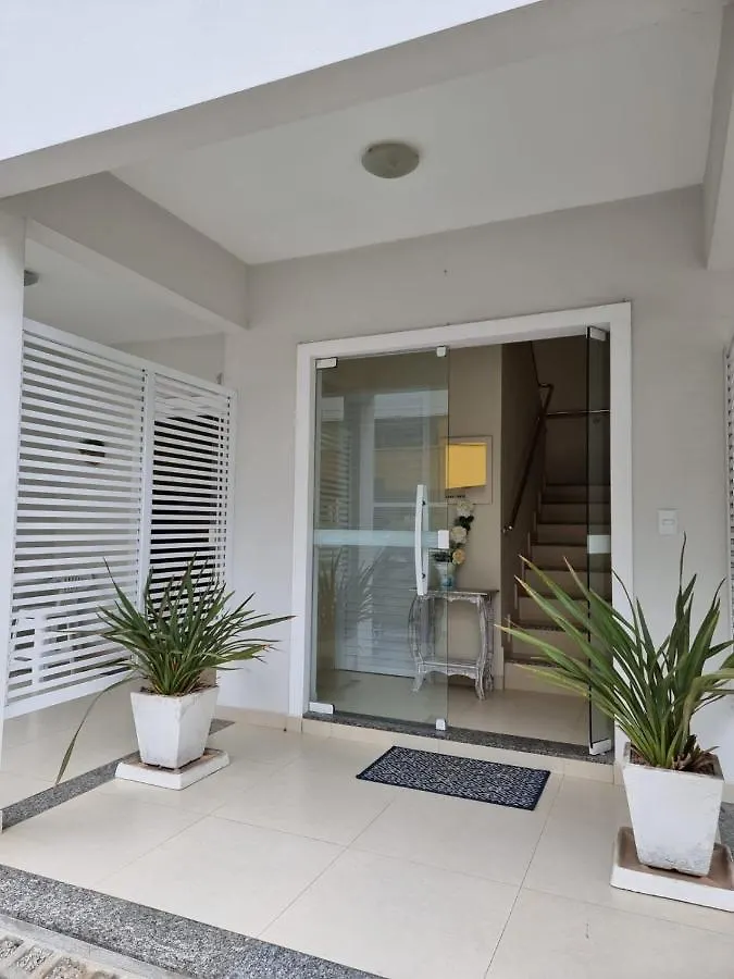 Apartamentos próximo à praia Bombinhas