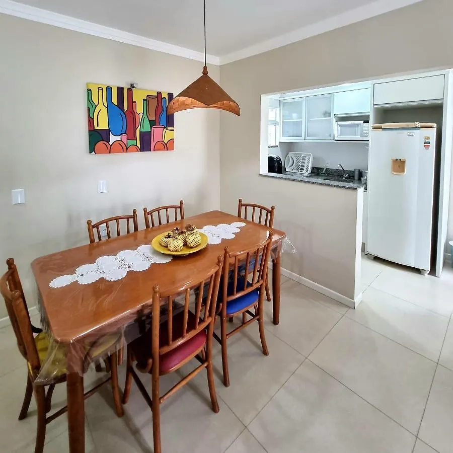 Apartamentos próximo à praia Bombinhas
